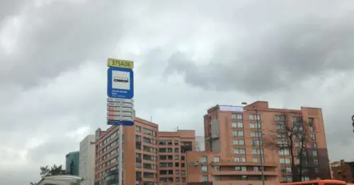 PARADERO SITP ESTACION AVENIDA ROJAS  375A06